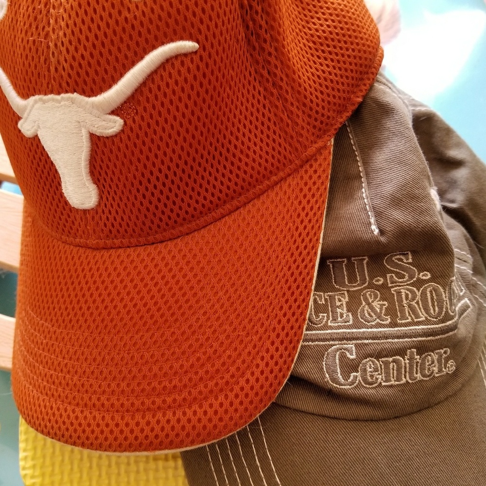 Caps
